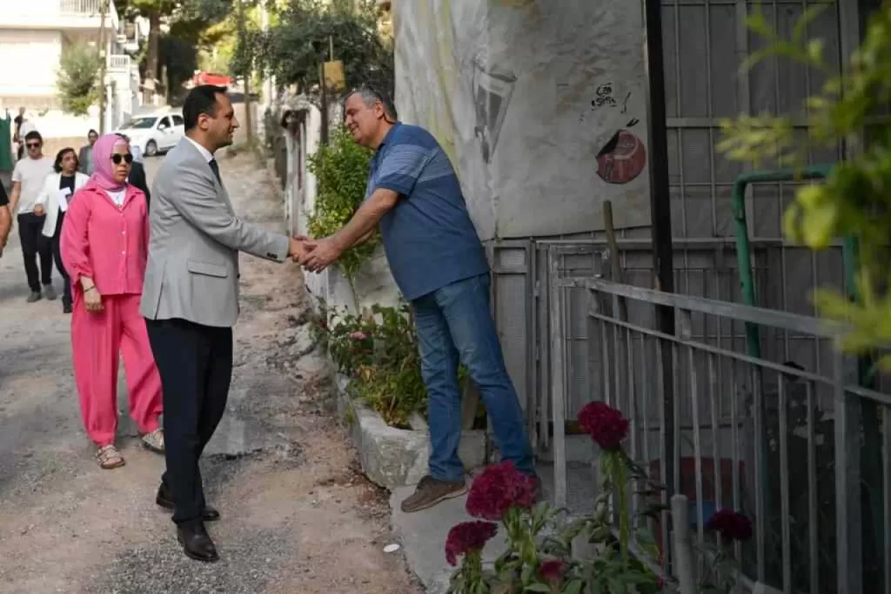 Kızılay Mahallesi’nde asfalt zamanı Başkan Eşki: “Bornova’da yol sorunlarını çözüyoruz”