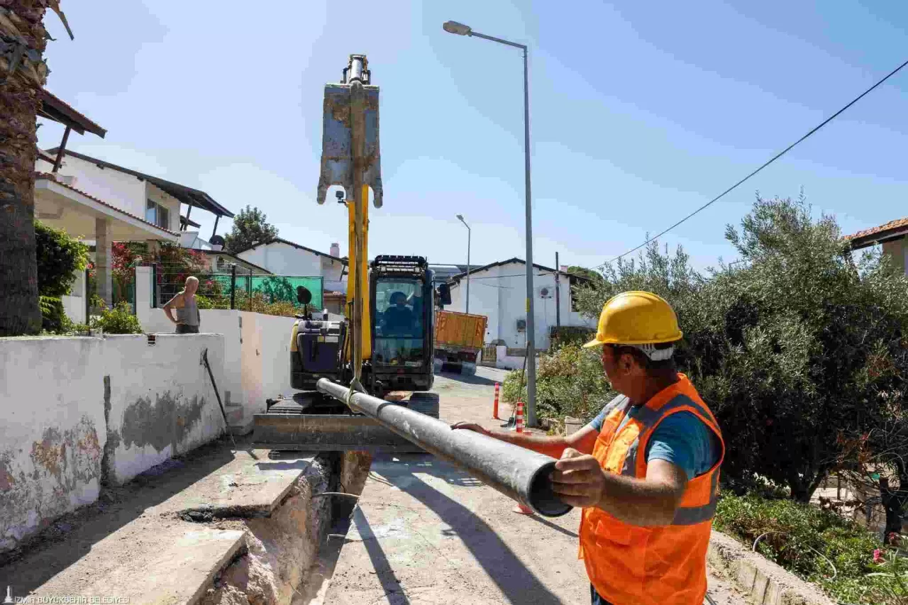 İZSU Çeşme’nin 30 yıllık su sorununu kökten çözüyor