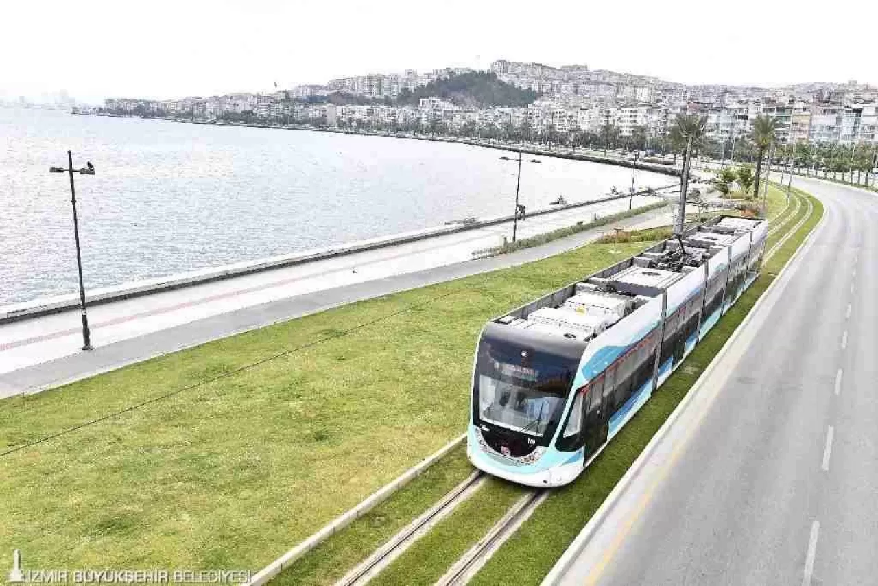 İzmir’e Alınacak 22 Tramvay Aracı için İhale Yapıldı