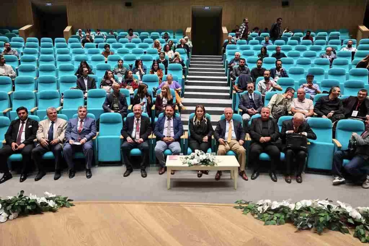 Başkan Mutlu İzmir Tarihi Liman Kenti Panelleri’nde Konuştu