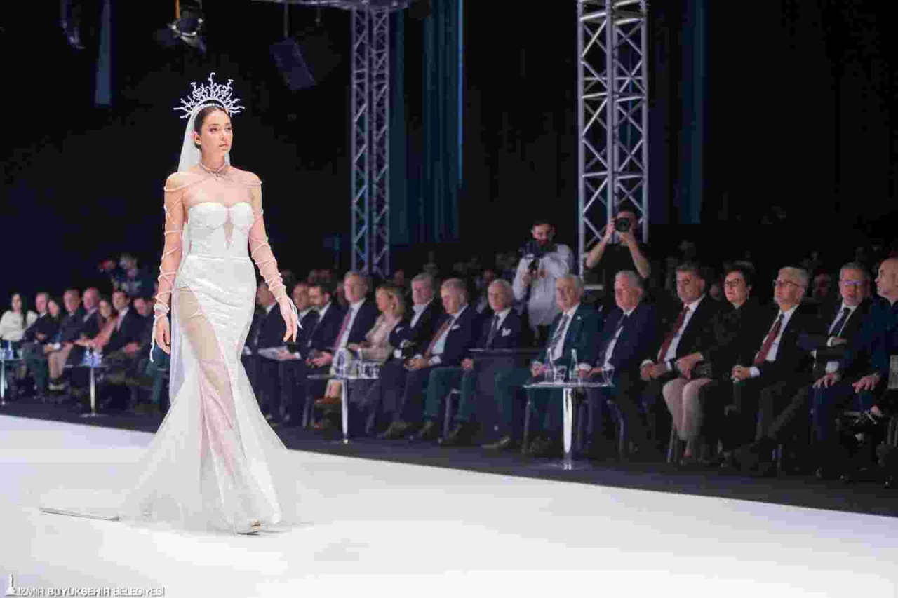 IF Wedding Fashion İzmir'e görkemli açılış