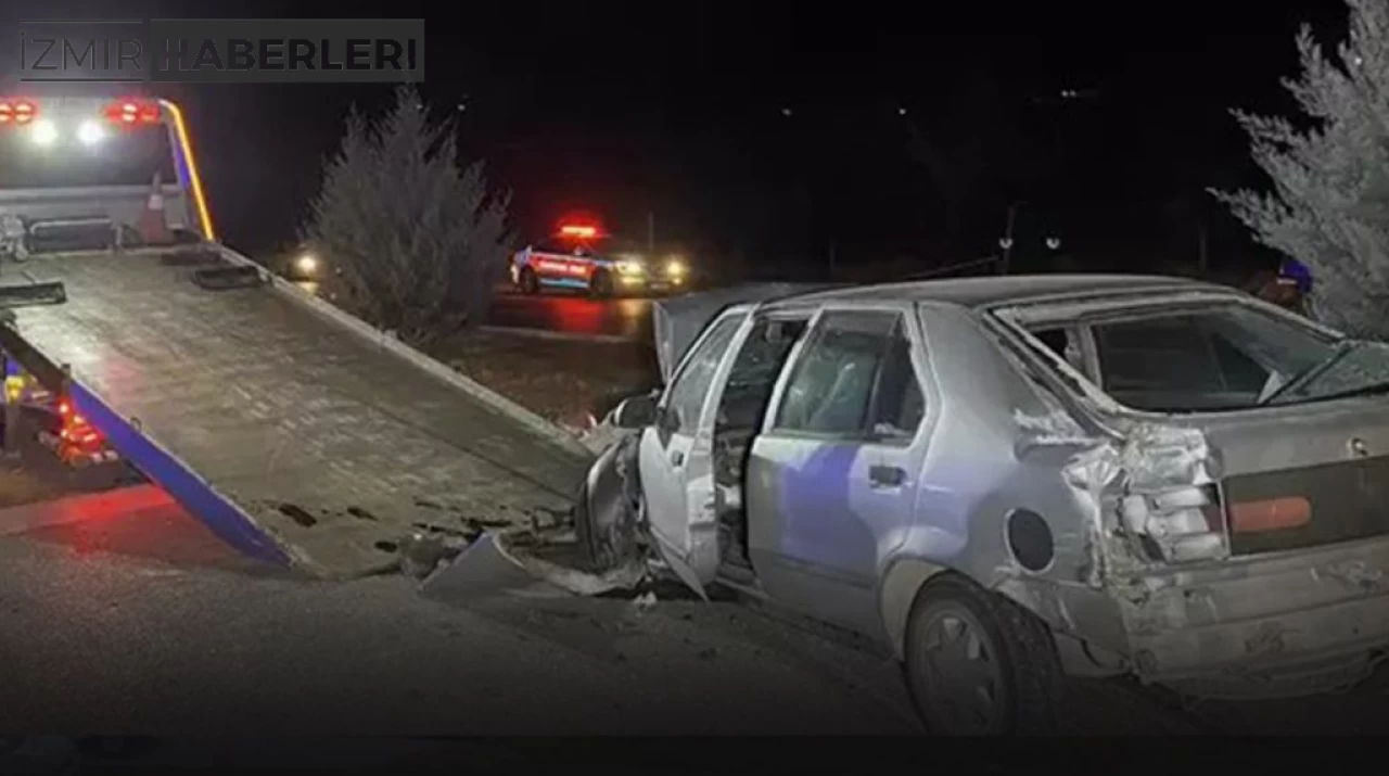 İzmir-Ankara Yolu Eşme Kavşağı’nda Zincirleme Kaza: 3 Yaralı