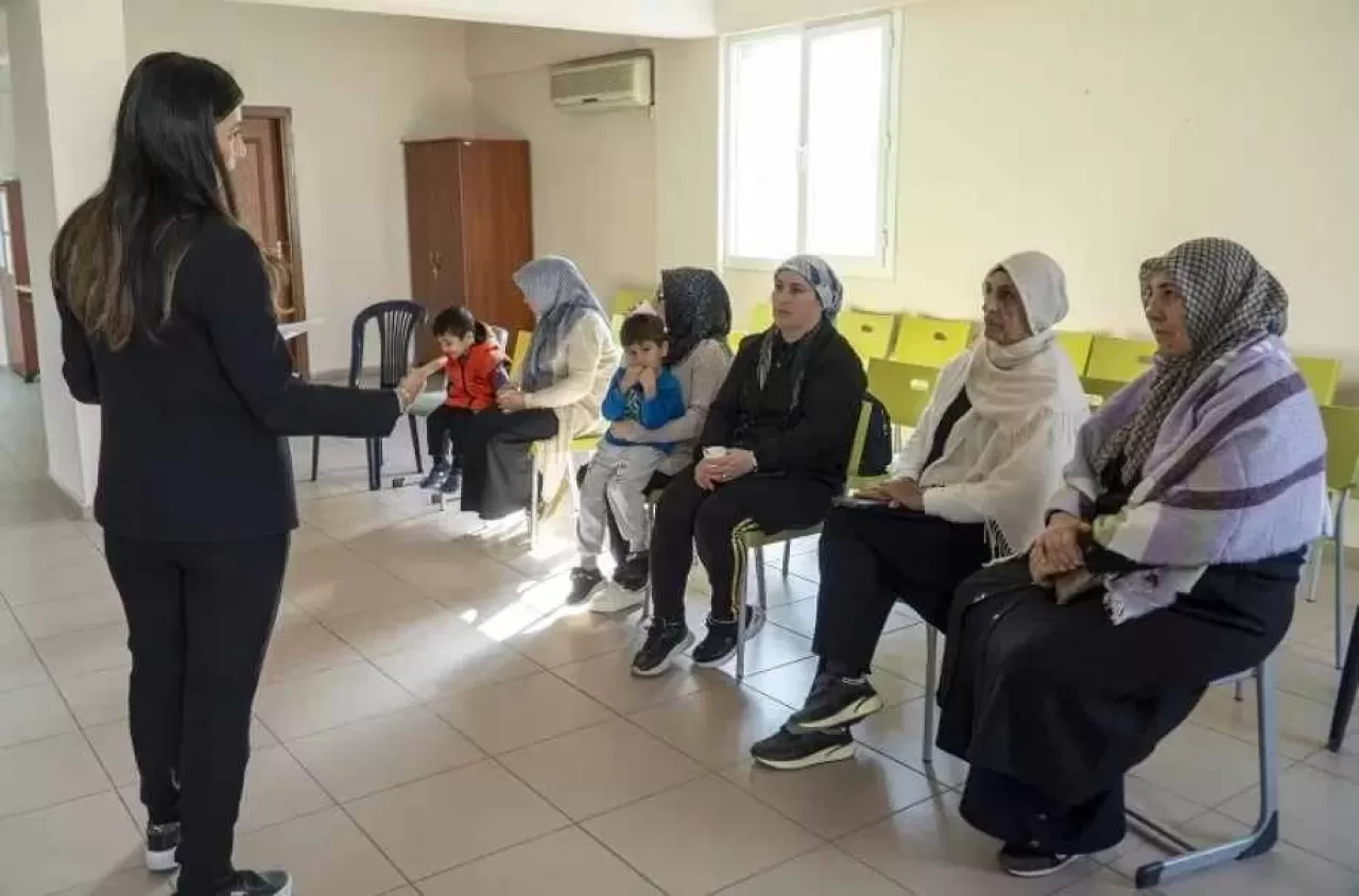 Karşıyakalı Anneler ‘Anne Destek Programı’ İle Güçlenecek