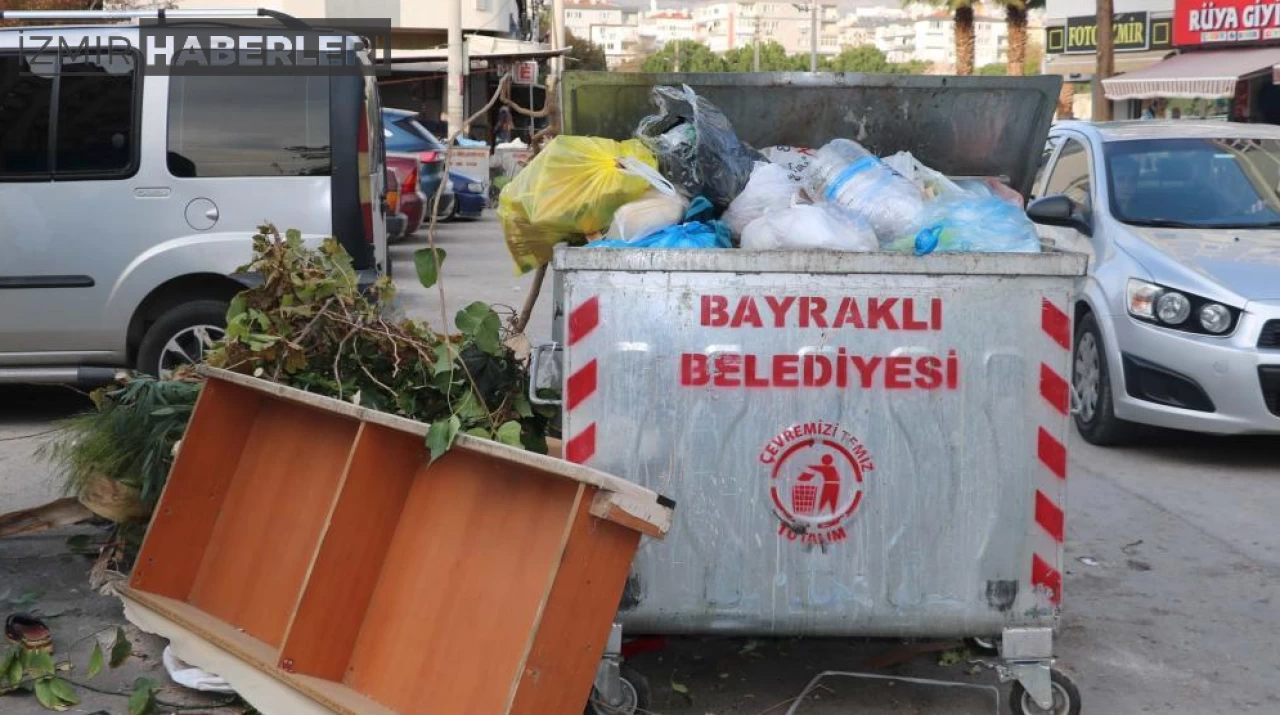 Bayraklı Belediyesi'nde Grev Nedeniyle Çöpler Birikti, Sağlık Endişeleri Artıyor