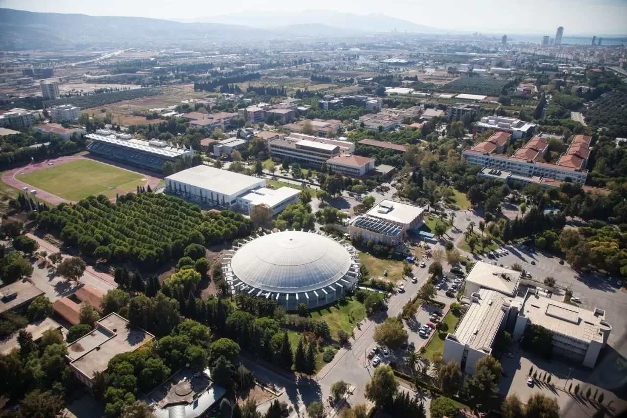 Ege Üniversitesi QS 2025 Sıralamasında Türkiye'nin Gururu Oldu!