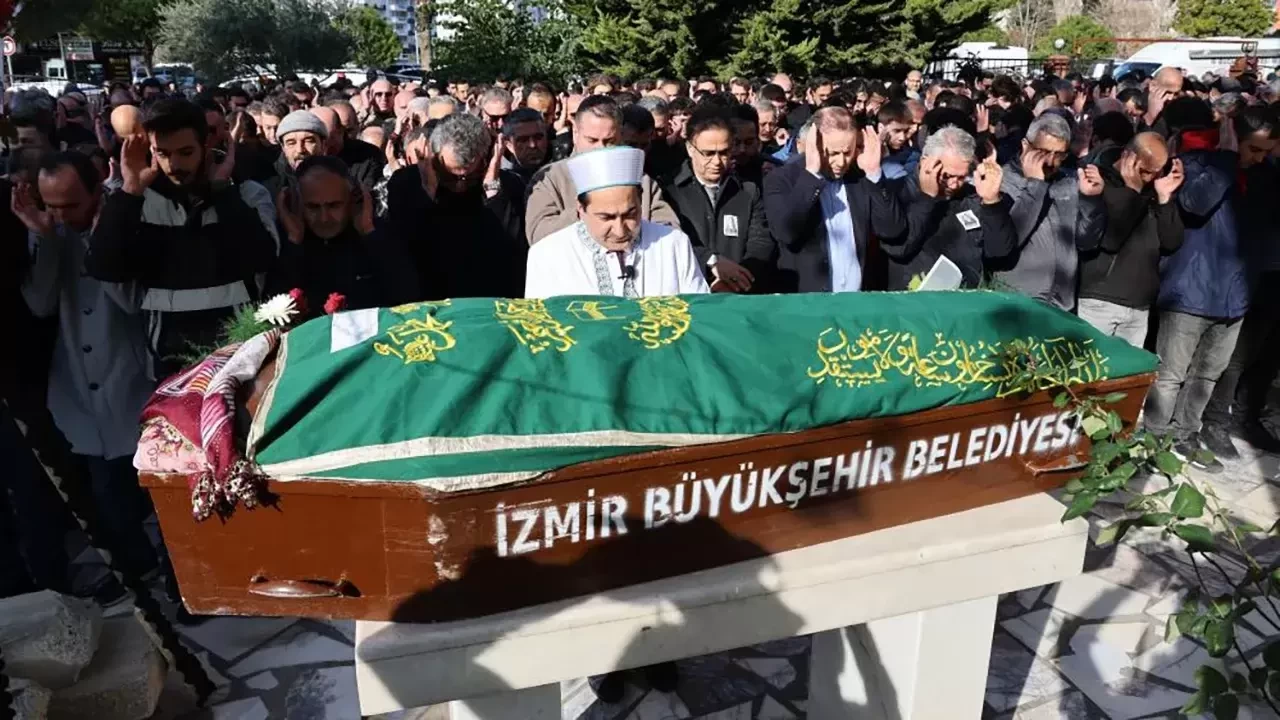 İzmir'de Servis Kazasında Hayatını Kaybeden Yağmur Özçelebi’ye Acı Veda