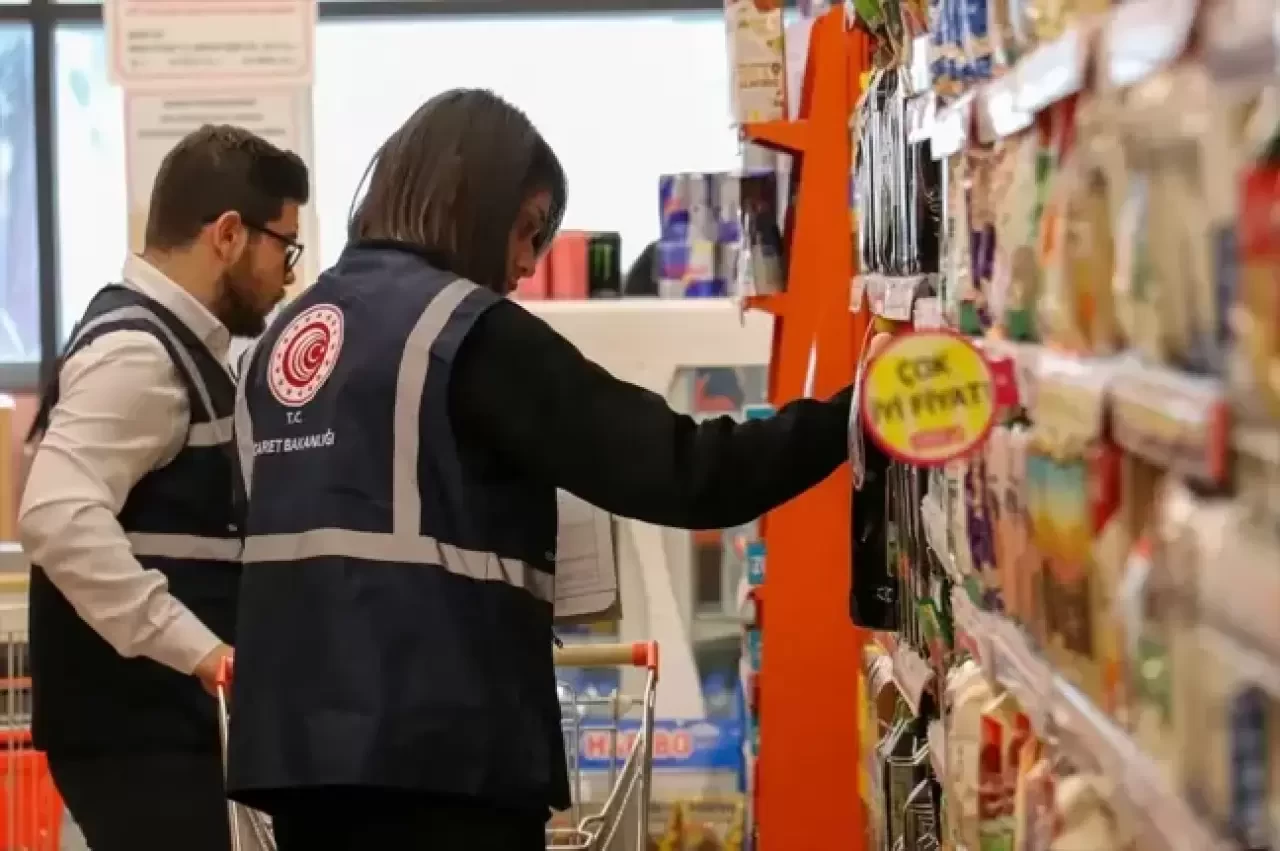 İzmir’de Fahiş Fiyat Denetimi: 2025 Asgari Ücretinin Ardından Ekipler Harekete Geçti