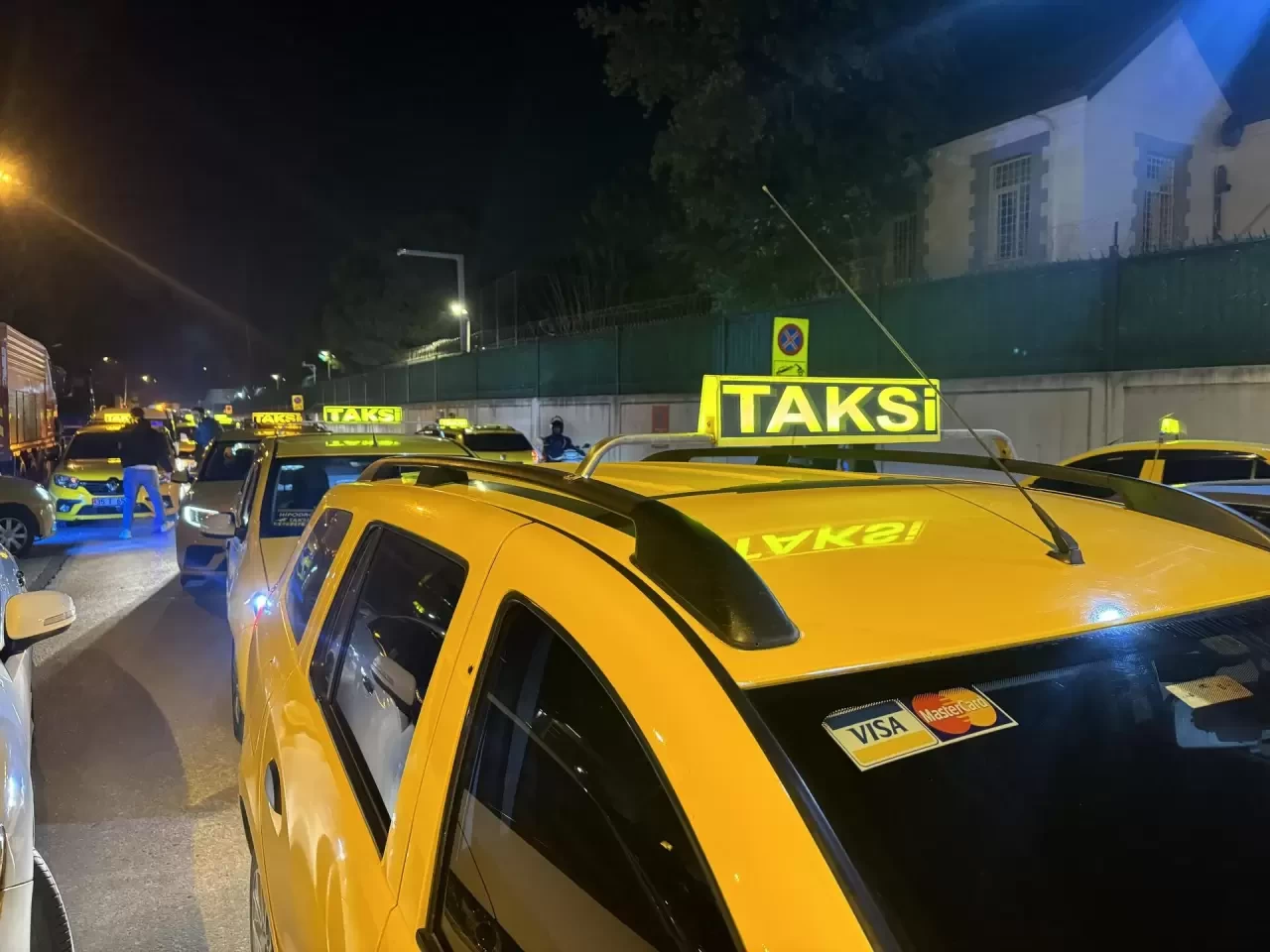 Taksicilerin Çilesi: Gece Mesaisi Kabusa Döndü