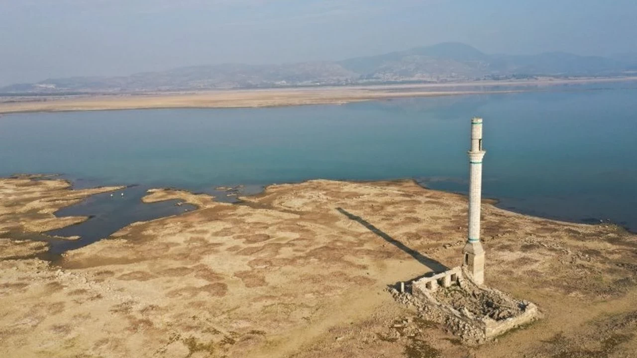 İzmir'de Yağmura Rağmen Barajlar Alarm Veriyor!