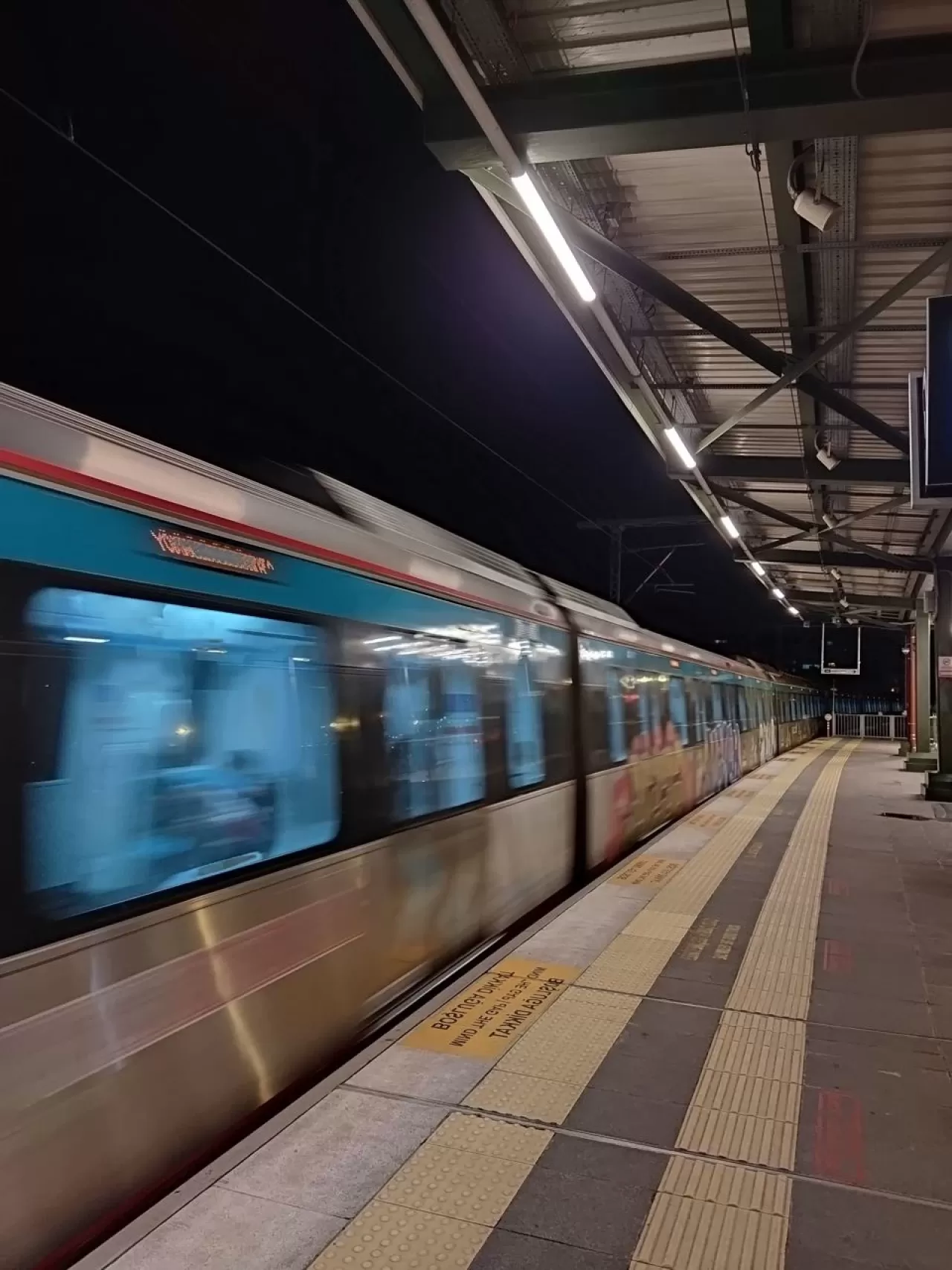 istanbul marmaray intiharı son dakika