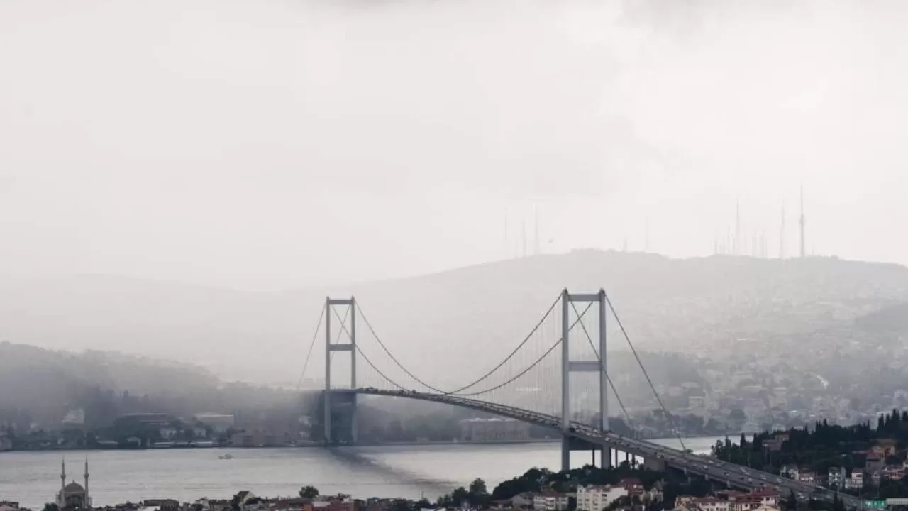 İstanbul'da Hava Durumu: Sıcaklıklar Aniden Düşecek ve Şiddetli Yağışlar Kapıda