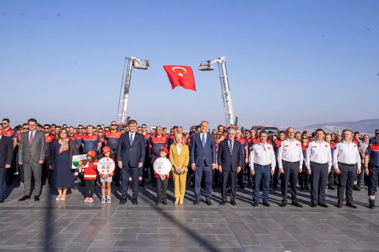 İzmir Büyükşehir Belediye Başkanı Dr. Cemil Tugay, 101’inci İtfaiye Haftası’nın açılış törenine katıldı