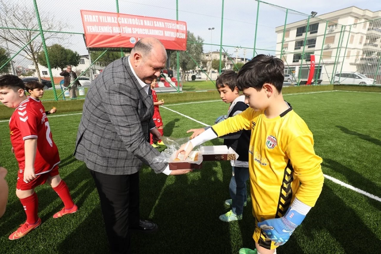 Menderes'te Yenilenen Halı Sahalar Açıldı