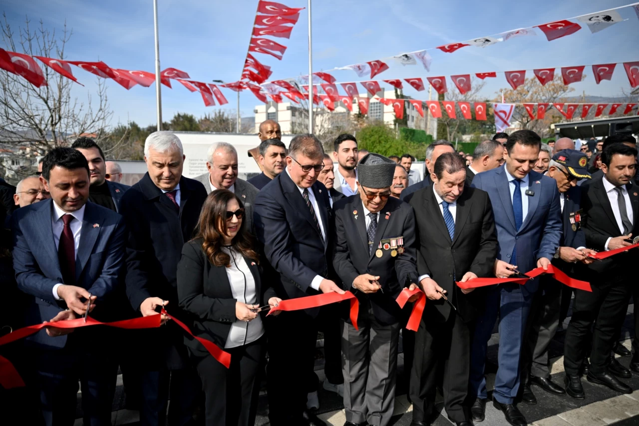 Bornova Belediyesi, KKTC Parkı'nı Rauf Denktaş'ın doğum gününde açtı