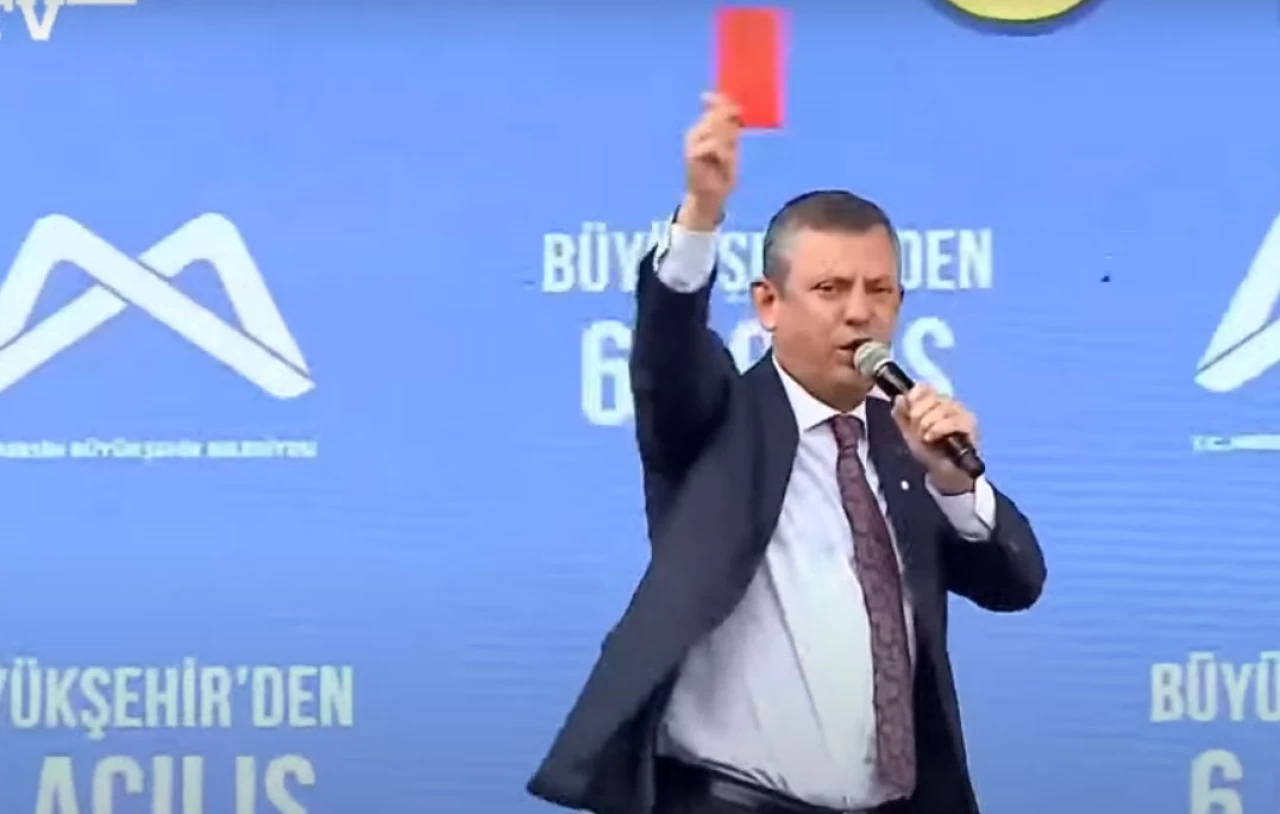 Özgür Özel 'Büyük Sürprizi'ni açıkladı: Kırmızı kart...