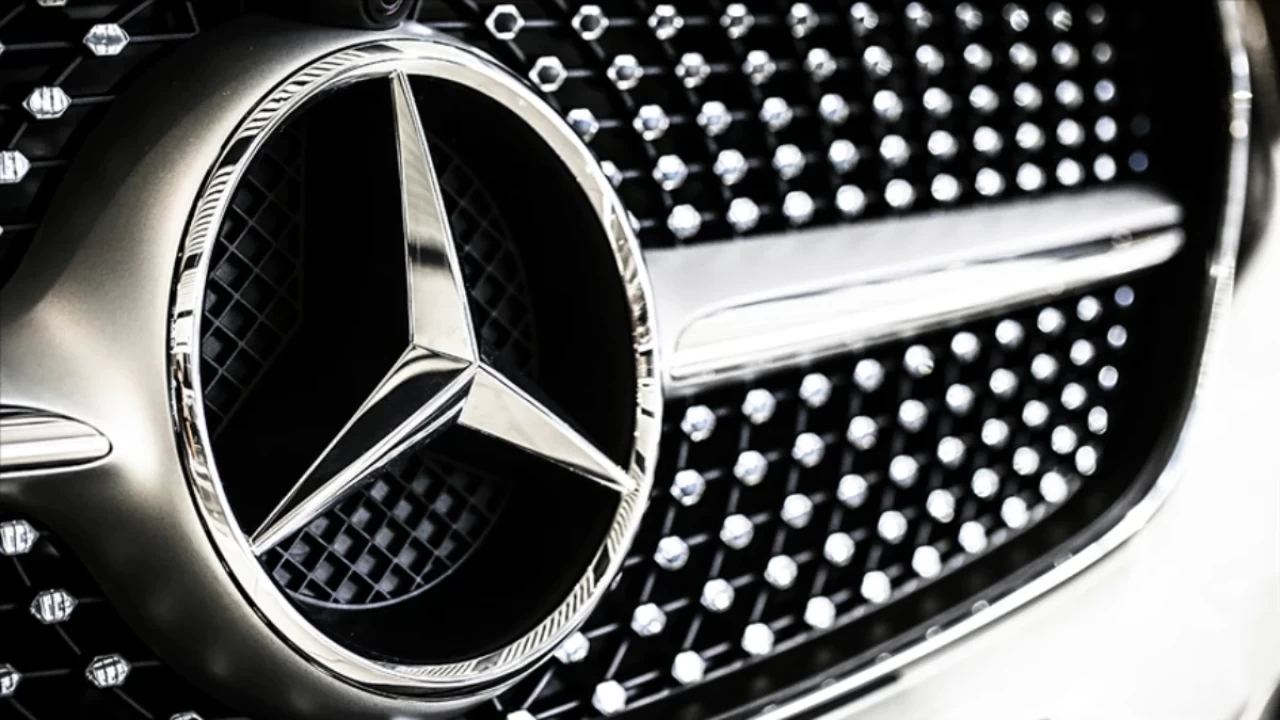 Mercedes-Benz Krizde mi? Satışlar Çakıldı, Elektrikli Araçlar Beklentiyi Karşılamadı