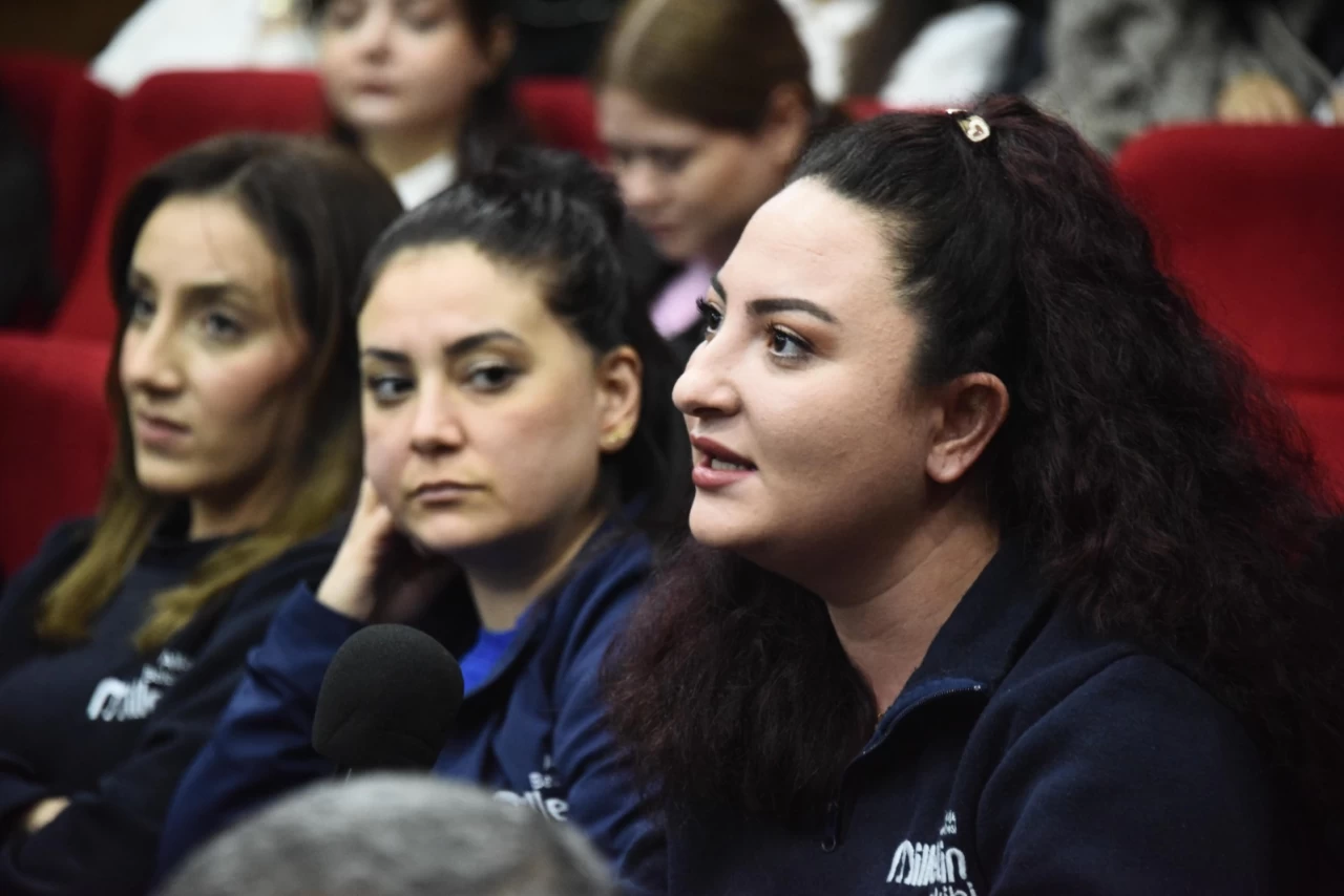 İzmir'de Aliağa Belediyesi Personeline Toplumsal Cinsiyet Eşitliği Eğitimi Verildi