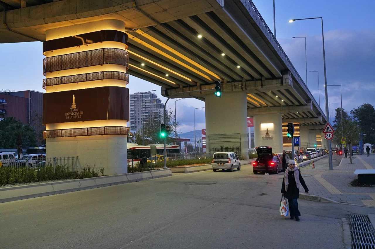 İzmir Büyükşehir Belediyesi'nden otogarda yenileme çalışmaları