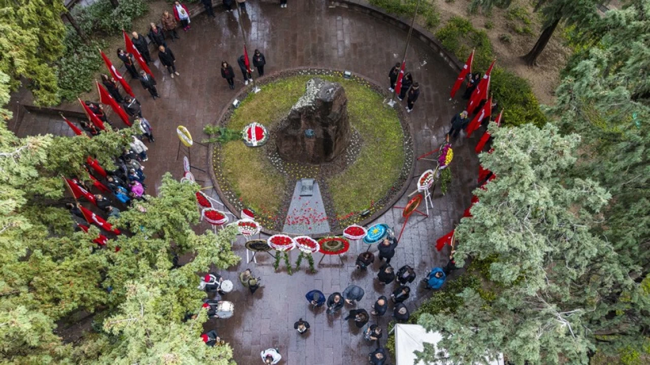 İzmir'de Zübeyde Hanım vefat yıldönümünde anıldı