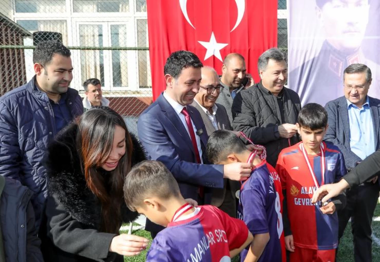 Bayraklı'da Gerçekleşen U-10 Cup Futbol Turnuvası'nda Soğukkuyuspor Şampiyon Oldu