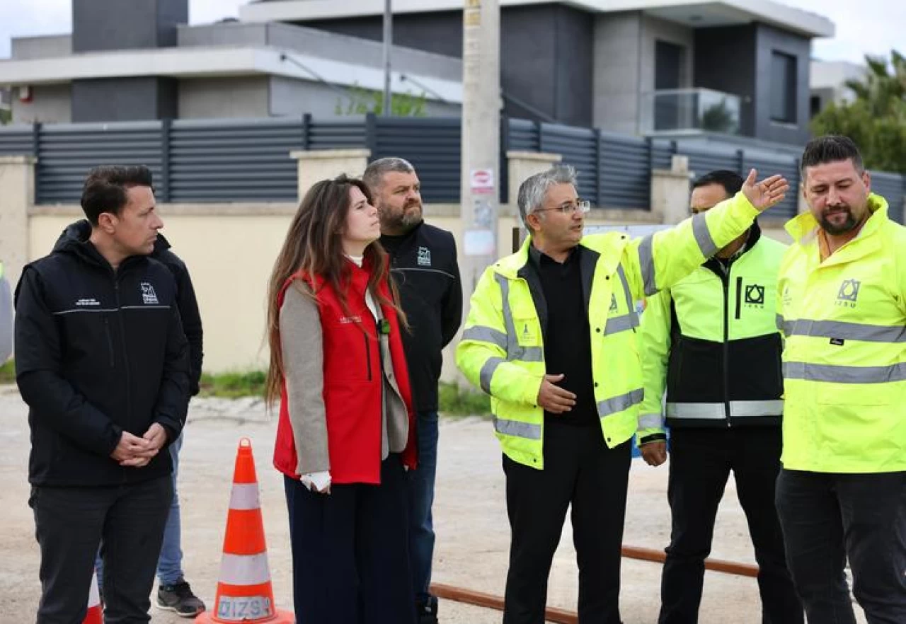 Çeşme'de Yağmur Suyu Hattı Çalışmaları Hızla Devam Ediyor