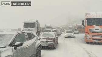 Erzincan’da Yoğun Kar ve Tipi Ulaşımı Olumsuz Etkiledi