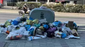 Çiğli Belediyesi Çalışanları İş Bıraktı. ortalık Çöplüğe Döndü