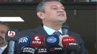 Özgür Özel'den Kemalpaşa'da gençlere çağrı: Valizleri zihninizde toplamayın