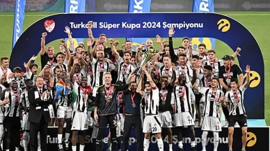 Beşiktaş Süper Kupa'yı müzesine götürdü