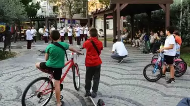 Karşıyaka Belediye Bandosu’ndan Coşku Dolu Sokak Konserleri