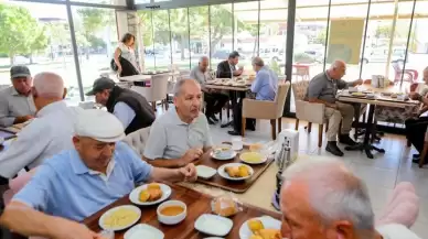 Bayraklı Belediyesi kent lokantalarında "Askıda Yemek" uygulaması başladı