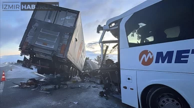 Ankara Yönüne Giden Yolcu Otobüsü Afyonkarahisar'da Kaza Yaptı: 30 Yaralı Var