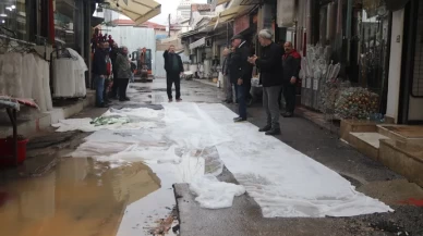 İzmir’de Sağanak Yağış Esnafı Vurdu