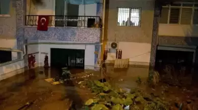 Aksaray’da Şiddetli Yağış Sonrası Su Baskınları: Mahalleler Göle Döndü