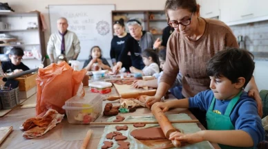 Konak Belediyesi, İleri Yaş Sağlıklı Yaşam Merkezi'nde Sanat Atölyesi Düzenledi