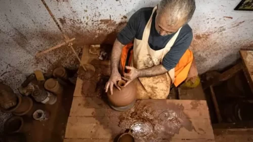 Menemen’in Gururu Ahmet Taşhomcu - Çömlekçiliğin Yaşayan Efsanesi