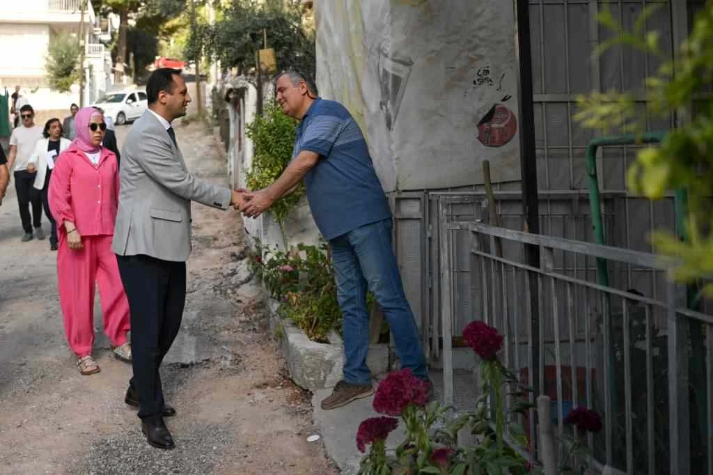 Kızılay Mahallesi’nde asfalt zamanı Başkan Eşki: “Bornova’da yol sorunlarını çözüyoruz”