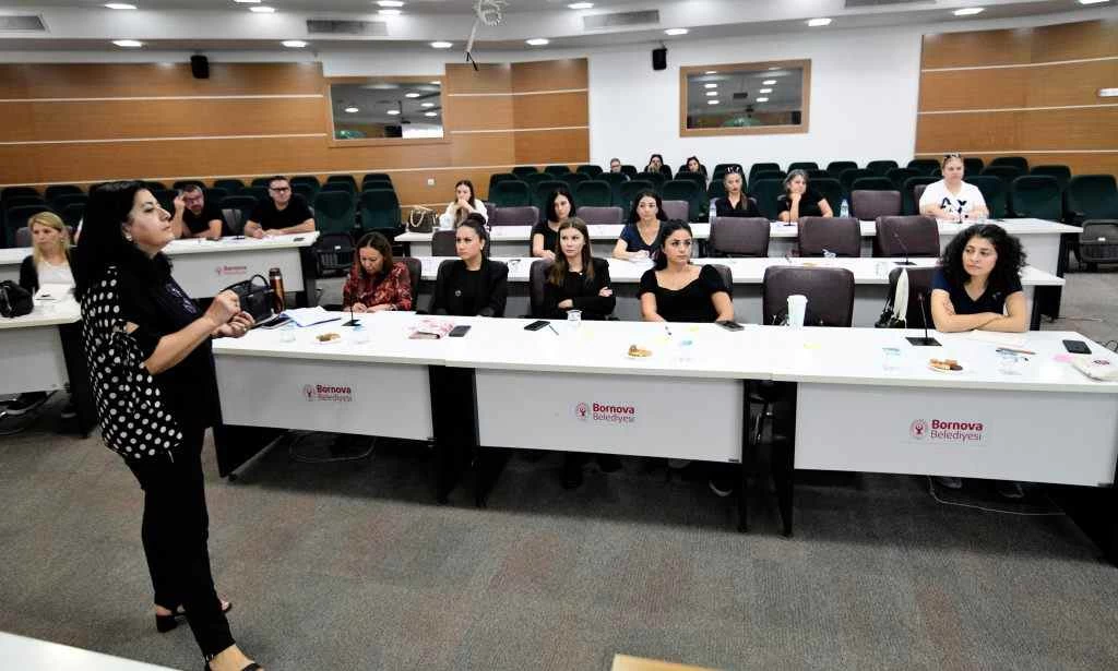 Bornova’da çalışanlara Toplumsal Cinsiyet Eşitliği Semineri