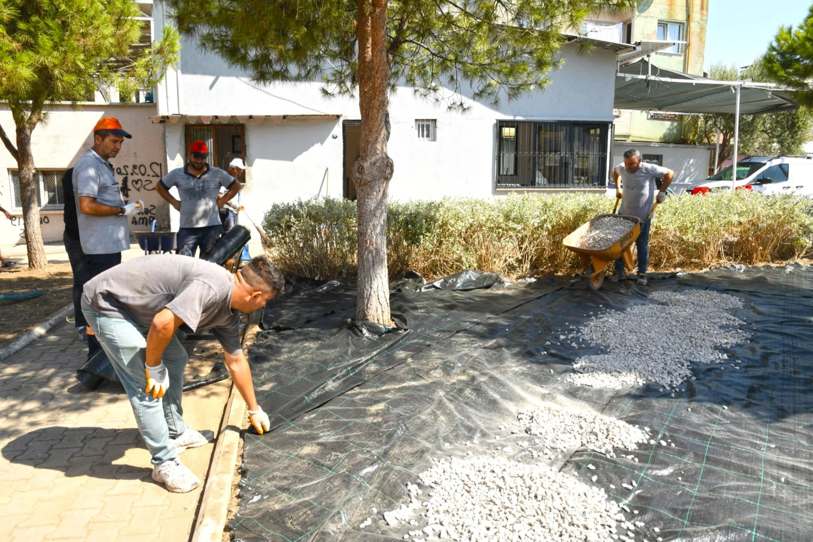 Karabağlar Belediyesi’nden parklara yeni dokunuş