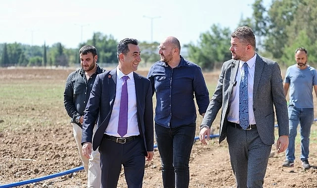 CHP Genel Başkan Yardımcısı Erhan Adem'den Buca'nın tarım çalışmalarına övgü